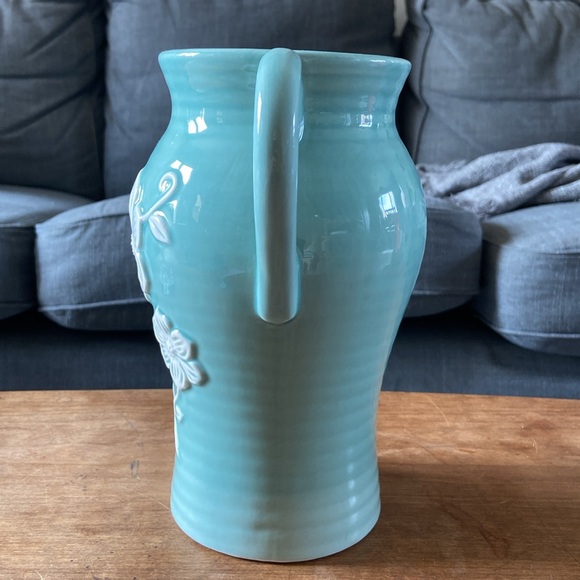 Portugal Pottery - Picture 2 of 4